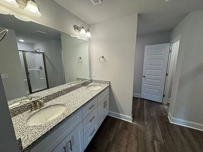 4 bed, 3.0 bath, 2200 sqft, $2,150 — Photo 1