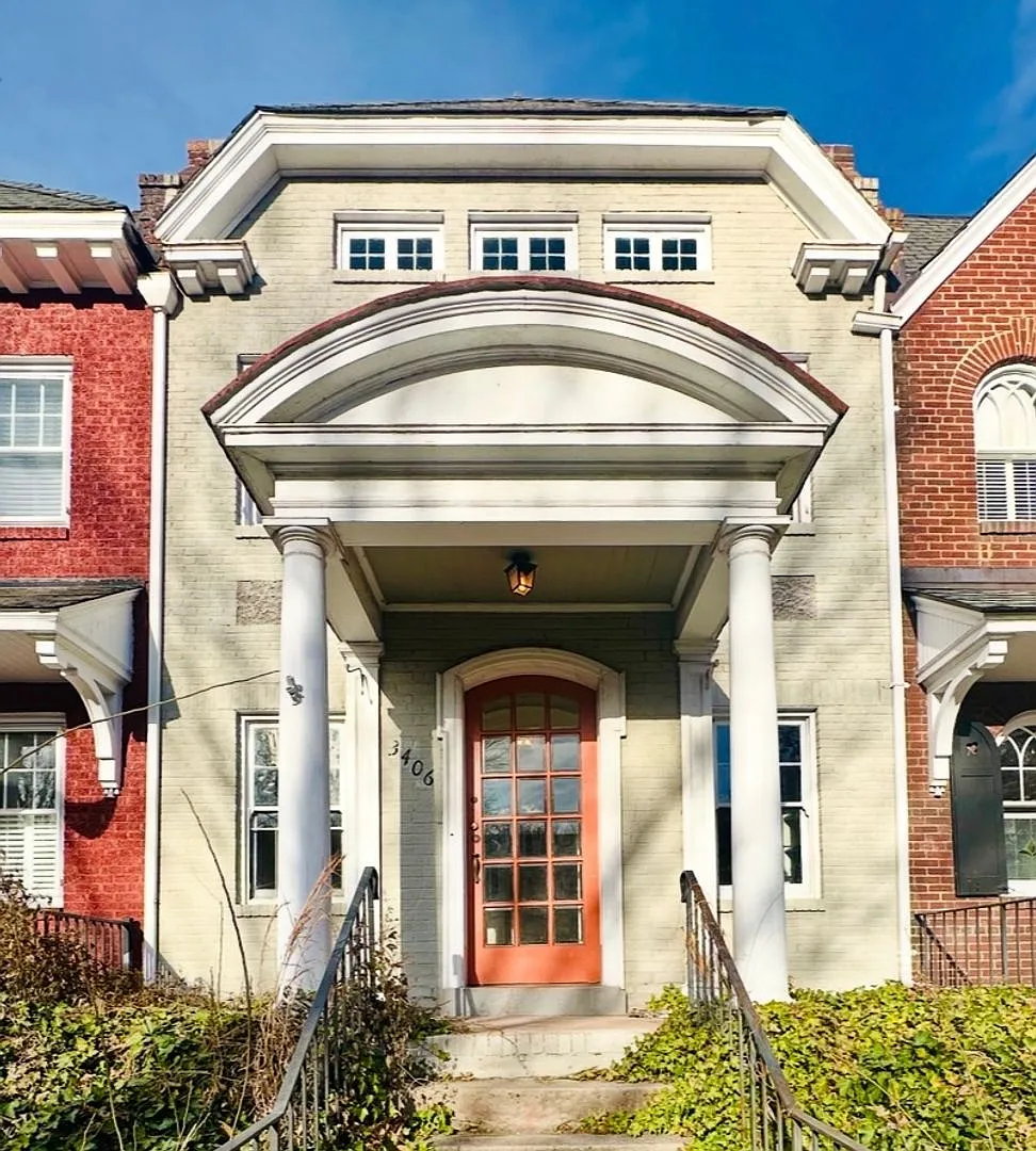 Charming 3bdrm/1.5bth Home Conveniently Located in Richmond's Carytown Area w/Private Balcony!! — Photo 1