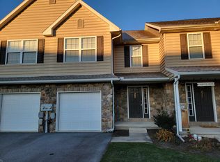 302 Mount Olive Ln, Ephrata, PA