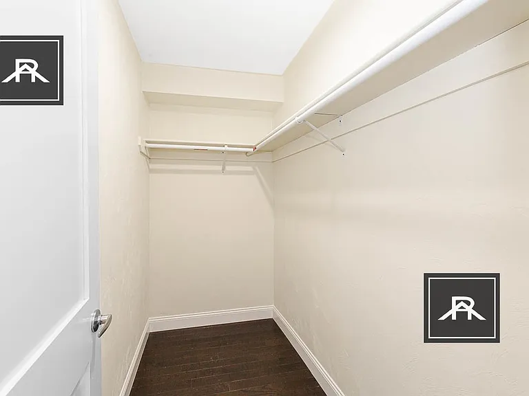 122 Jerome St — Photo 22
