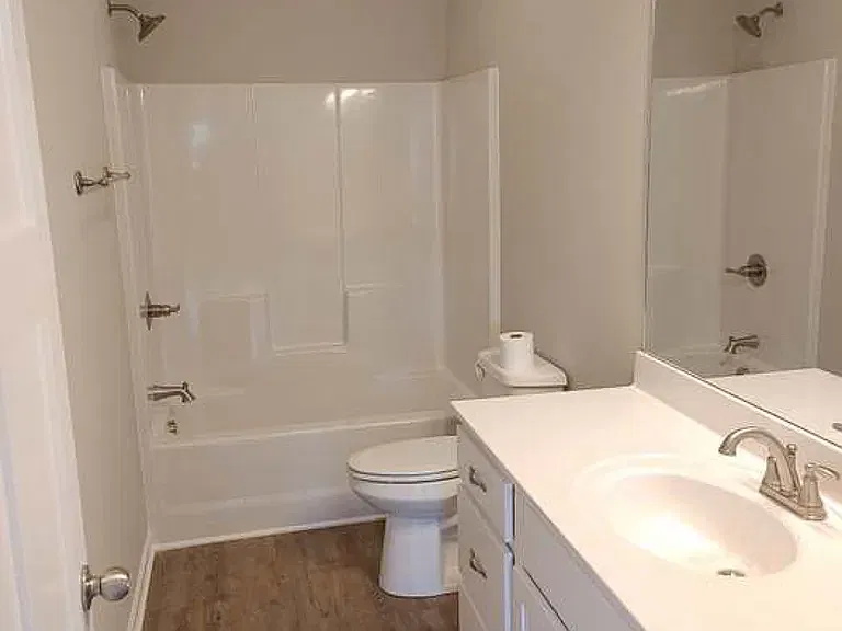 3 bed, 1196 sqft, $1,800 — Photo 4