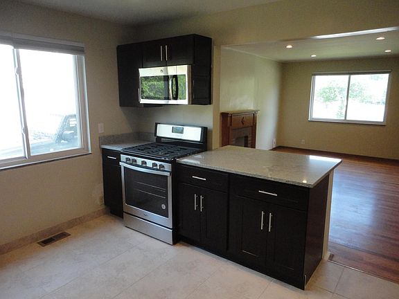 4th image of 1297 W 3rd Ave #B
