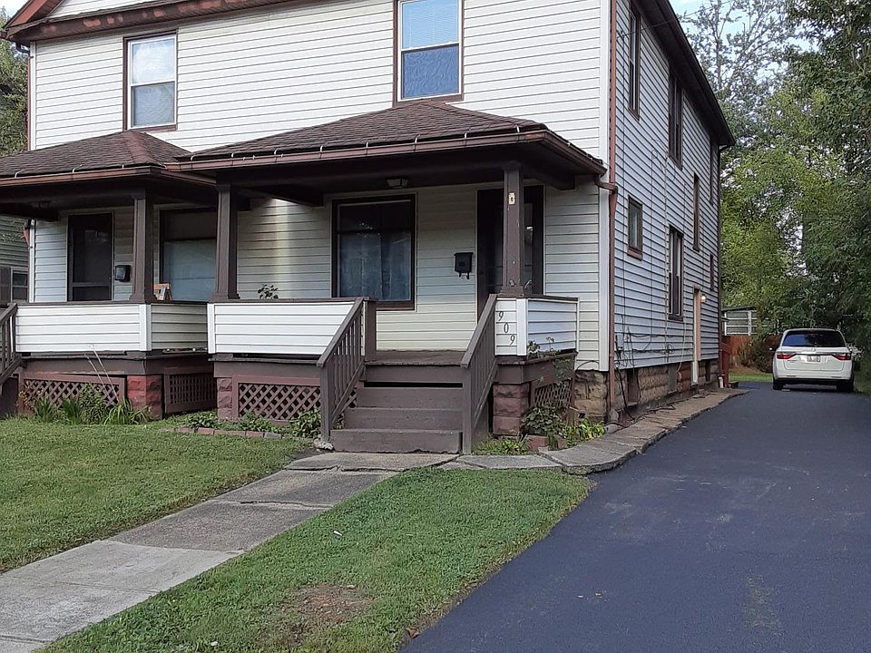 1st image of 909 N Main St
