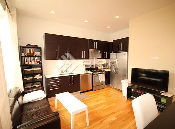 3rd image of 1919 W Armitage Ave APT 1F