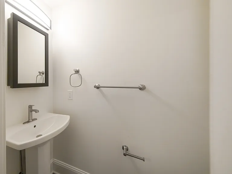1324 Kenilworth Ave #1326 — Photo 5