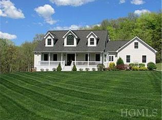 97 Tobin Dr, Clinton Corners, NY 12514