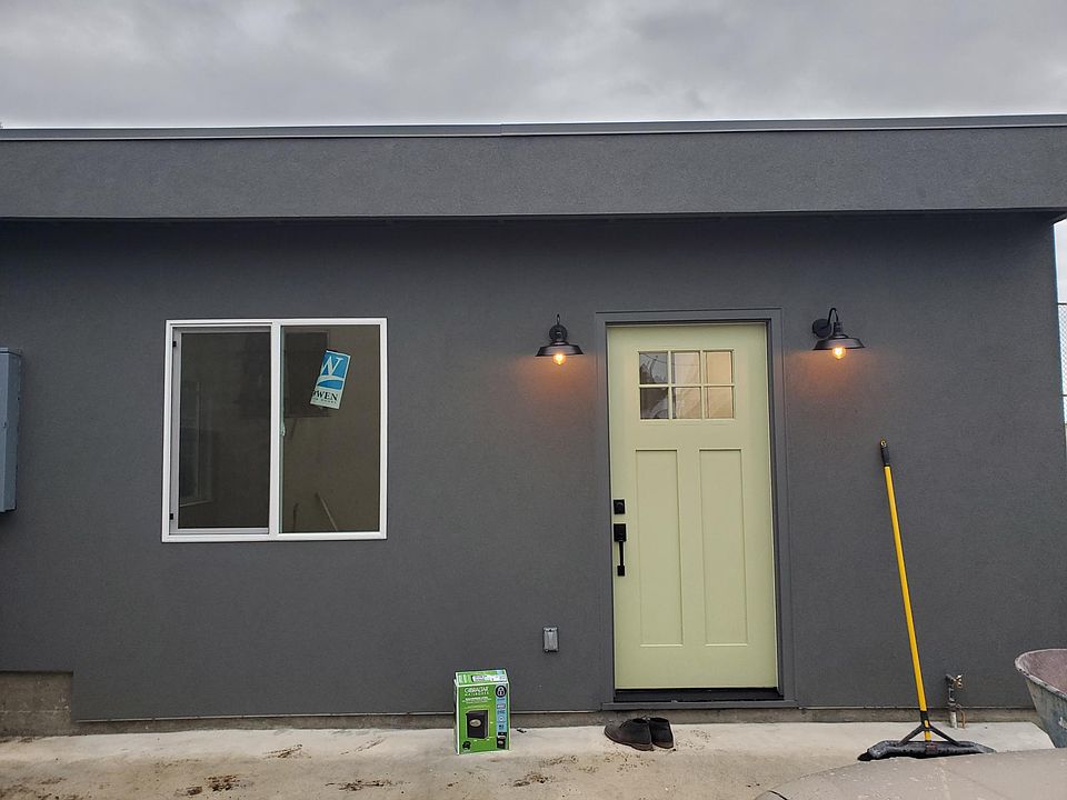 1st image of 2852 Parker Ave