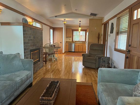 Open floor plan living room to kitchen