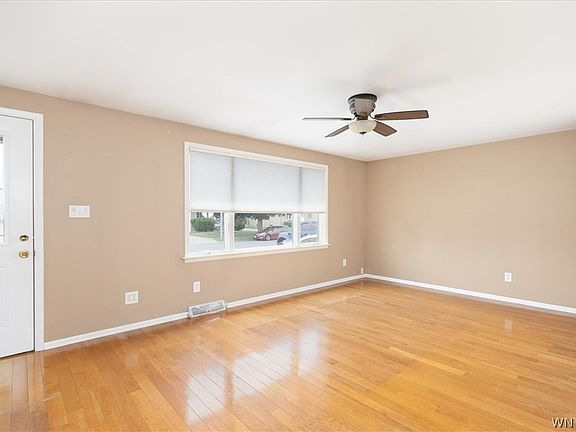 4th image of 38 Mary Lou Ln