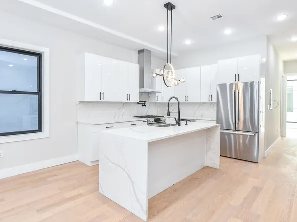 221 Columbia Avenue image 2 of 32