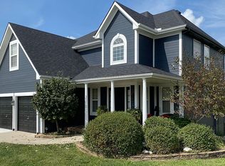 1308 NW Persimmon Dr, Grain Valley, MO 64029