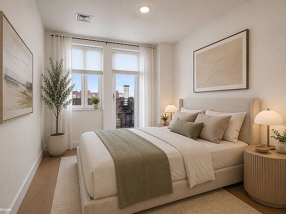 4th image of 2025 Ocean Ave