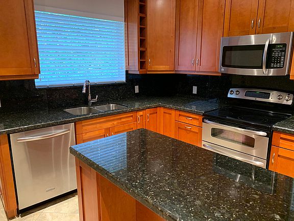3rd image of 912 Milan Ave