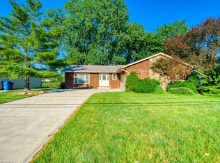 4727 Westview Dr, North Olmsted, OH 44070