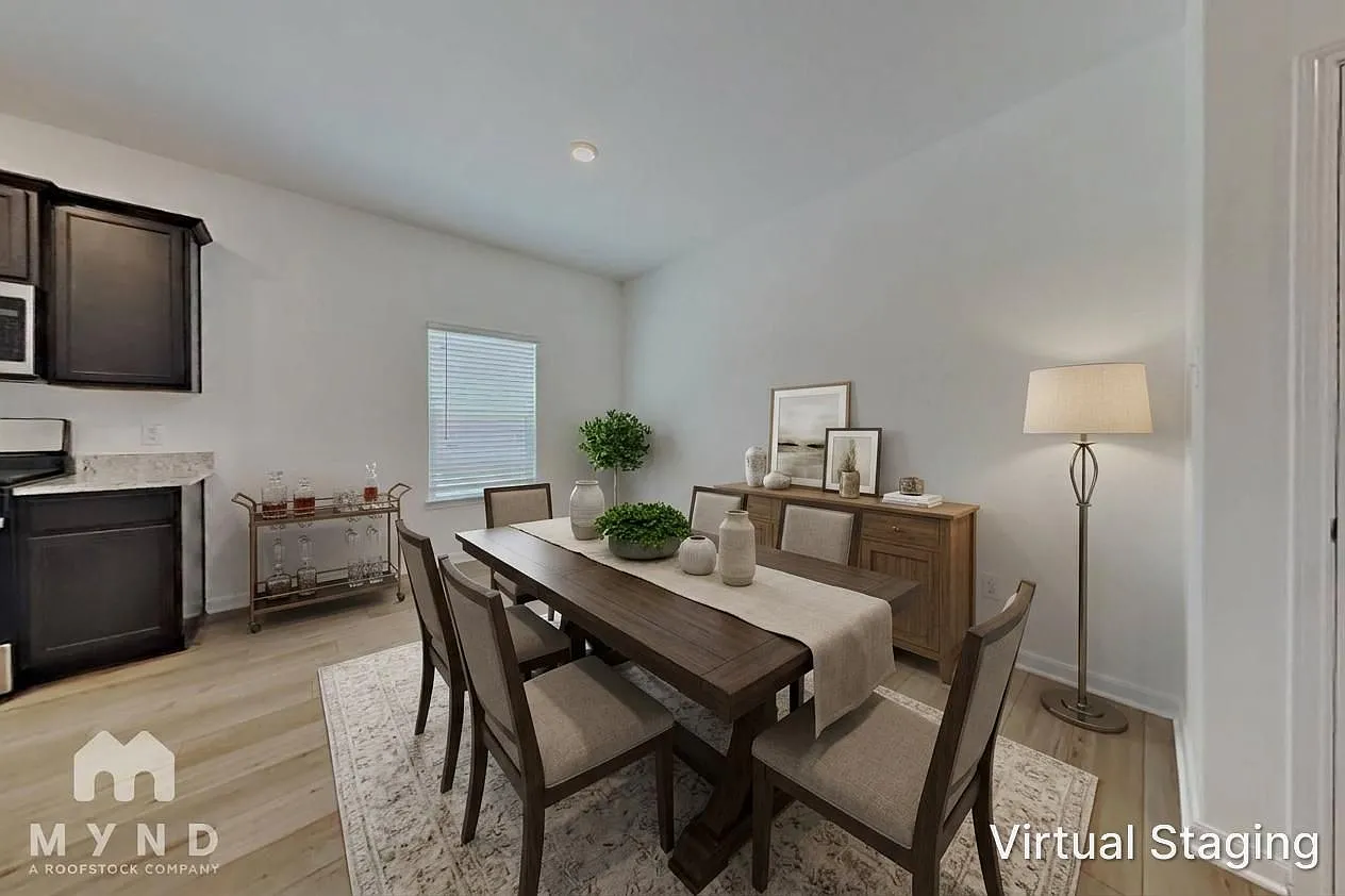 4 bed, 2.5 bath, 1776 sqft, $1,700 — Photo 4
