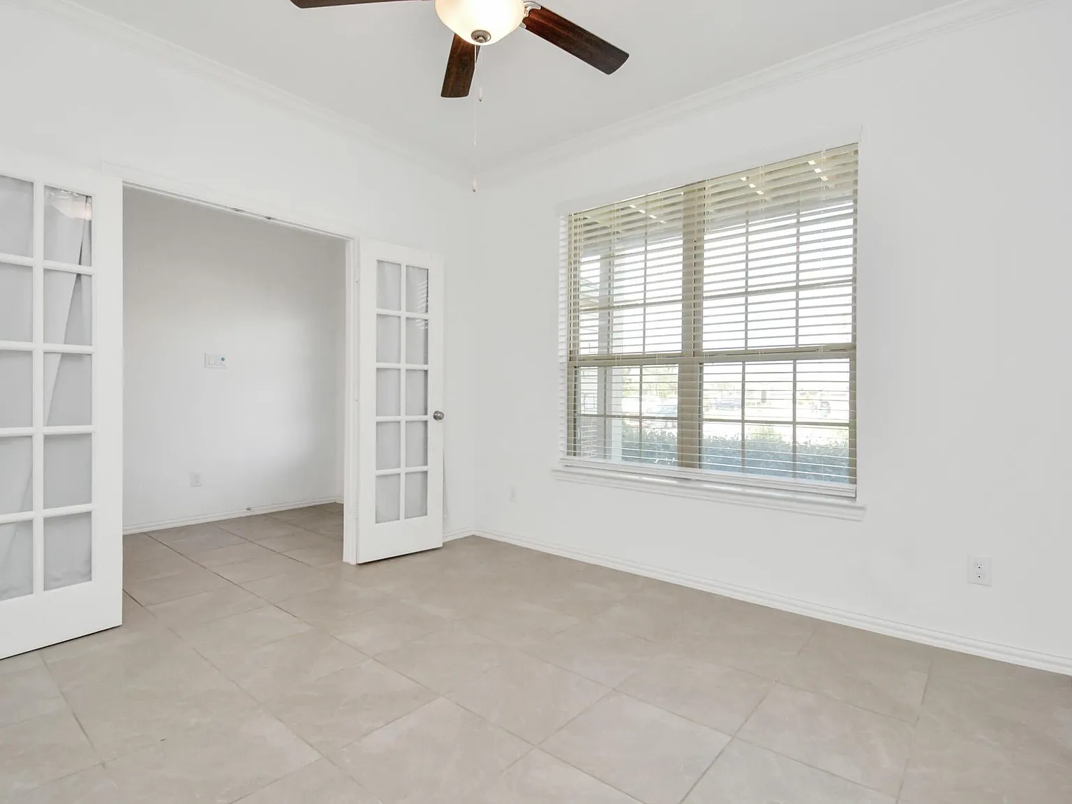 4 bed, 3.5 bath, 2772 sqft, $3,000 — Photo 4