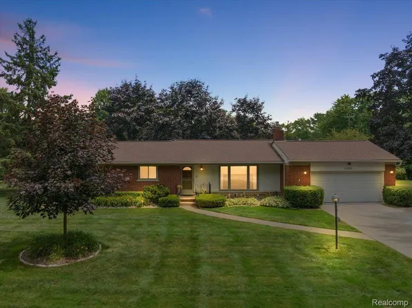 28356 Kirkside Ln, Farmington Hills, MI 48334