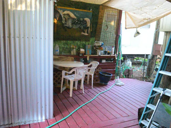 3220 Redwood Dr APT 2, Redway, CA 95560