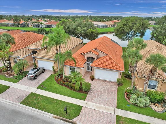 4th image of 7694 Trapani Ln
