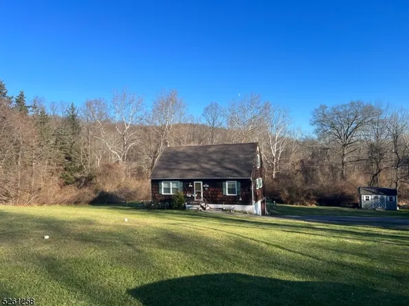 561 Charlestown Road, Bethlehem Twp., NJ 08827