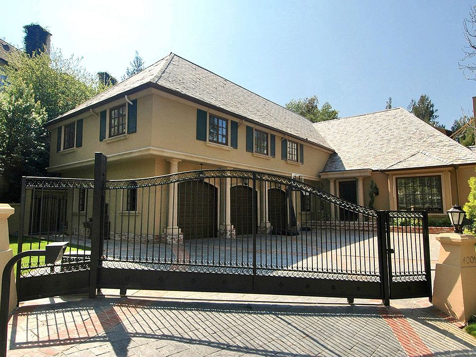 1st image of 4001 Hayvenhurst Dr