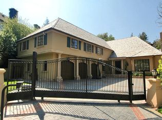 4001 Hayvenhurst Dr, Encino, CA 91436