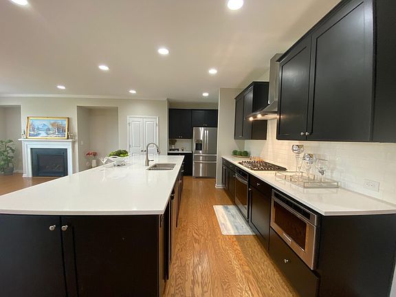 5th image of 121 Mazarin Ln