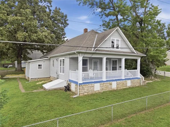 1300 Kearney Rd, Excelsior Springs, MO 64024