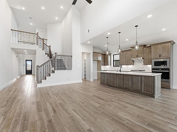 7th image of this home