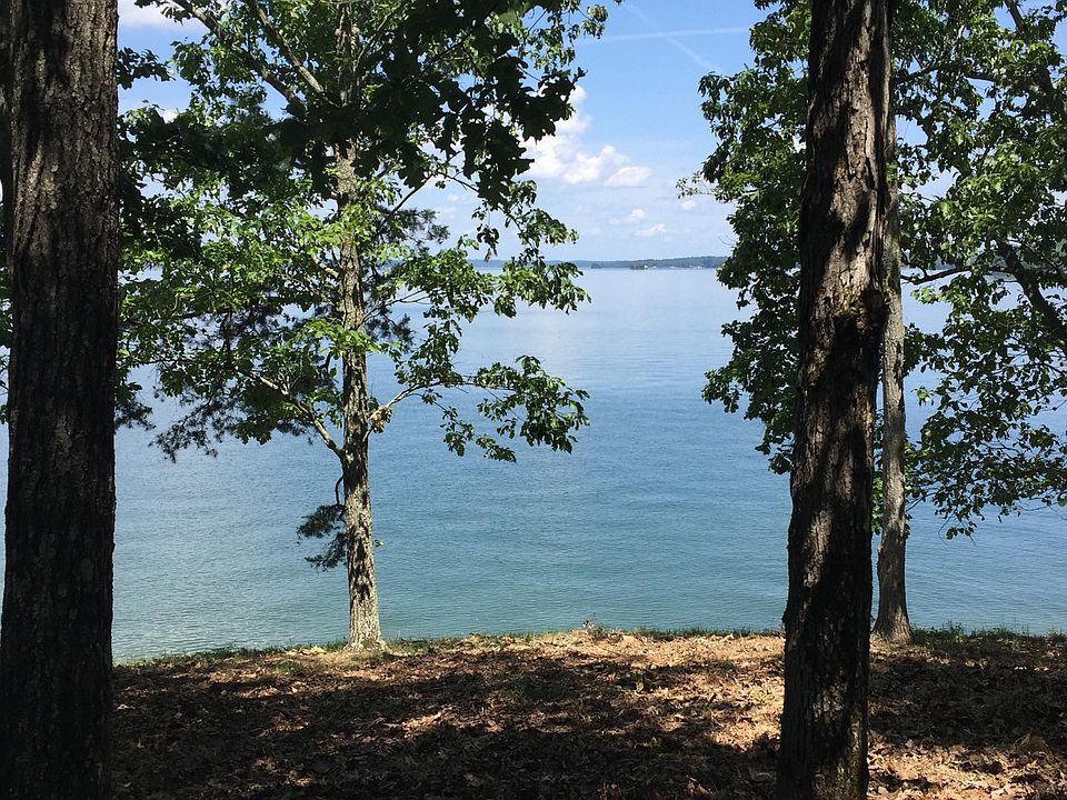 2nd image of 6 Dawson Point