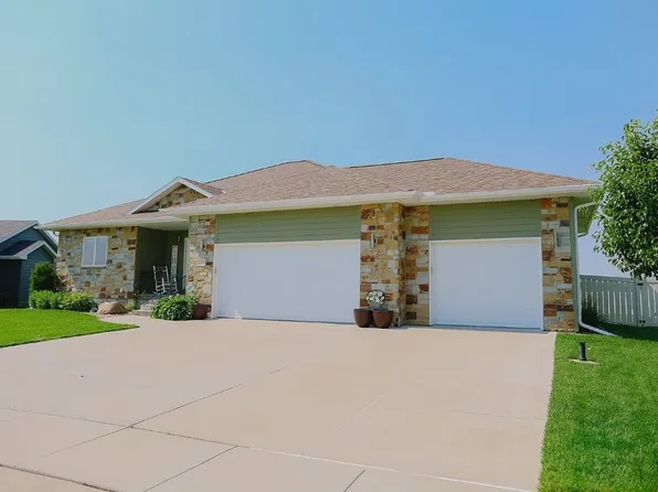 1204 W 61st St, Kearney, NE 68845
