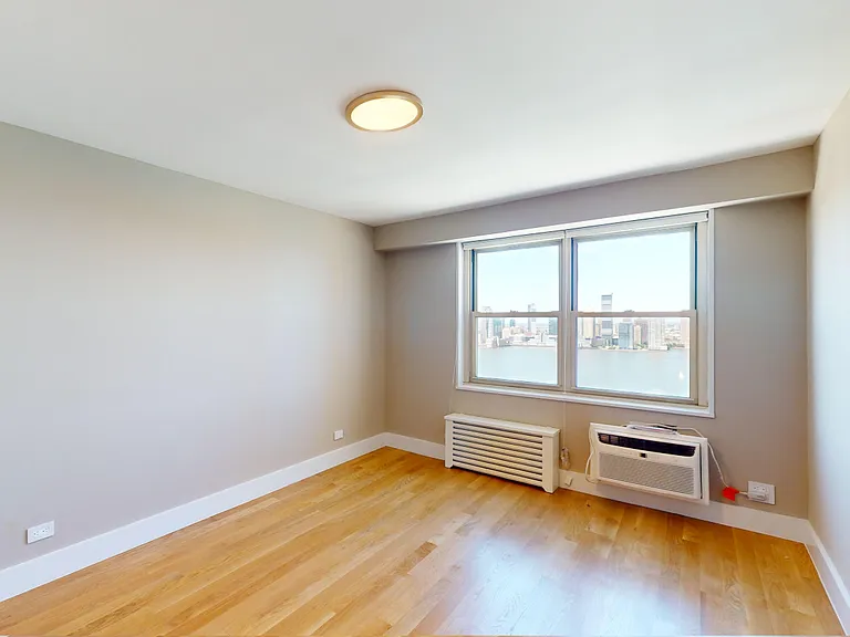 80 N Moore St #8033G — Photo 6