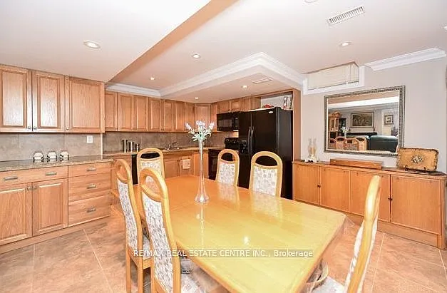3 bed, $2,000 — Photo 4