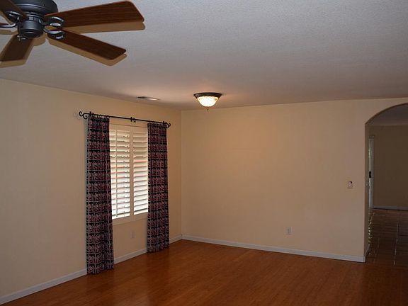 4th image of 449 Glenbriar Cir