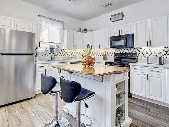 2nd image of 3796 Pebblebrook Ct