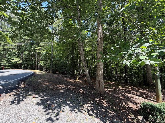 2nd image of 3545 Newport Dr