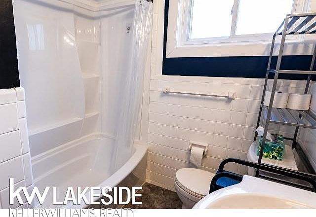 1620 Woodlawn Ave, photo 11