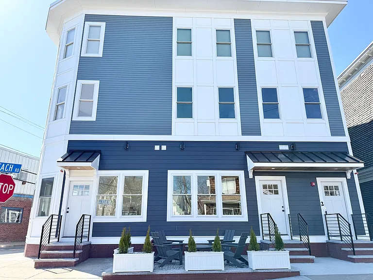 2 Beach Rd — Photo 2