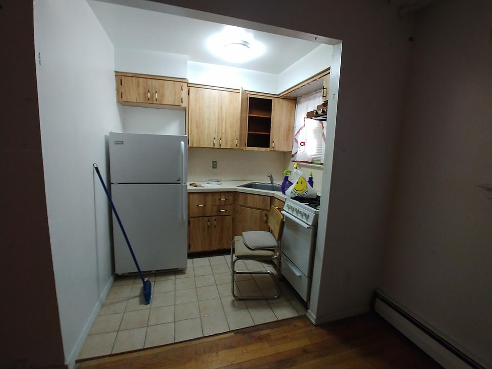 2nd image of 3127 Gunther Ave