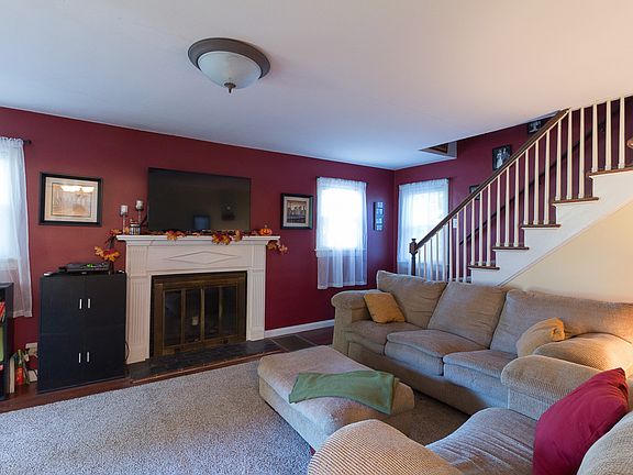 4th image of 3814 Cambria St
