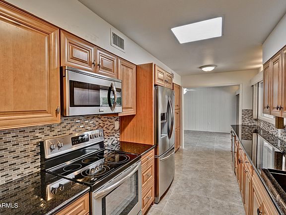 4th image of 17812 N 99th Dr