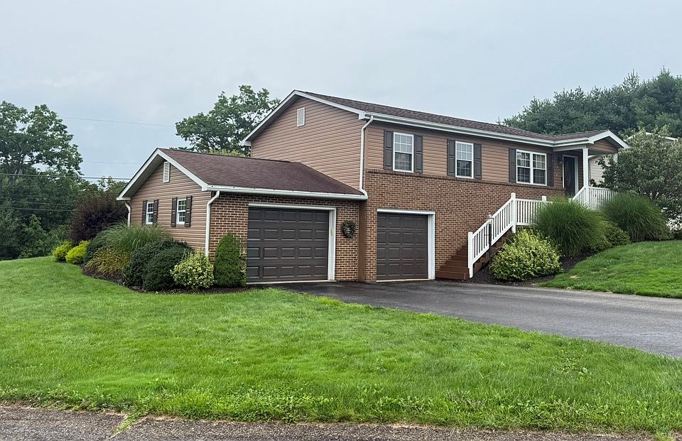 1st image of 33 Ashland Way