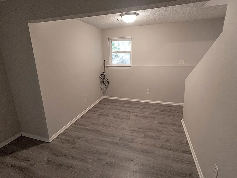 215 Wheaton Ct — Photo 16