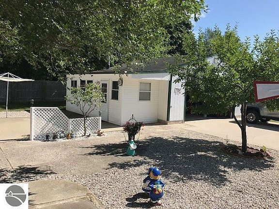 4th image of 4423 Hickory Dr