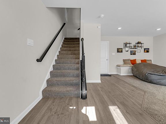5th image of 8805 Mimosa Ave