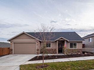 2854 SW 32nd St, Redmond, OR 97756