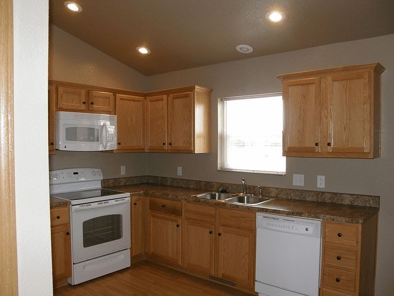 2nd image of 637 W Meadowview Dr