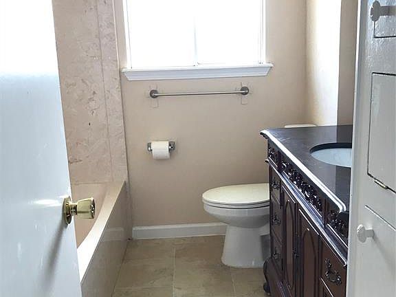 3rd image of 11410 Sagehollow Ln
