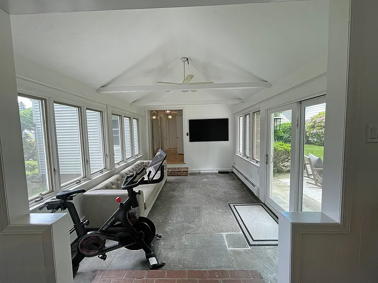 48 Hilton St — Photo 9