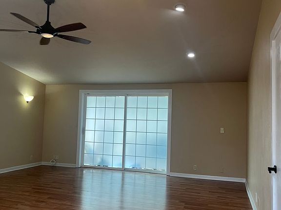 5th image of 989 1/2 Laurelhurst Dr